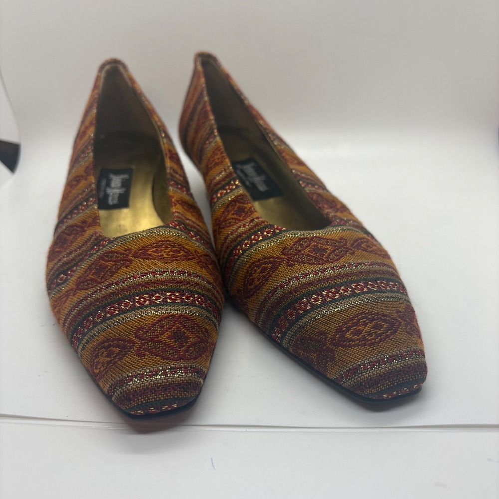 Neiman Marcus Vintage Italian Tapestry Metallic Low Heel Pumps Gold Red 10 AA